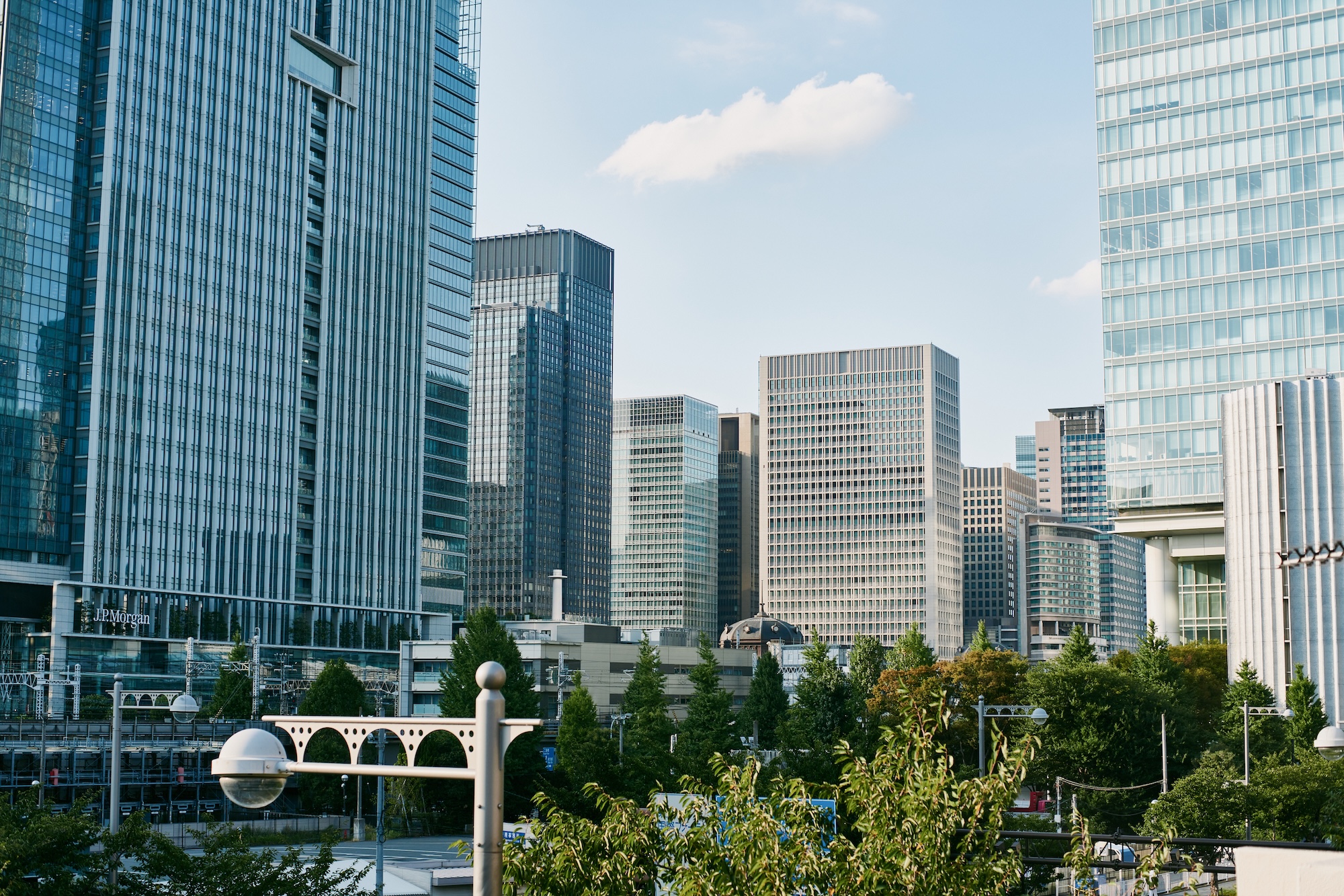 まちとまちを“面”で見る、地上8.5mの視点場。｜山下橋〜銀座京橋 | Roof Park